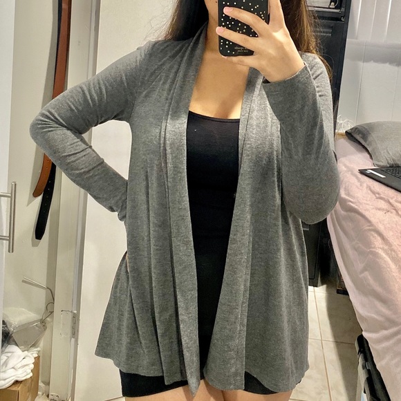 6/$20!!! Flowy Cardigan - Picture 2 of 2